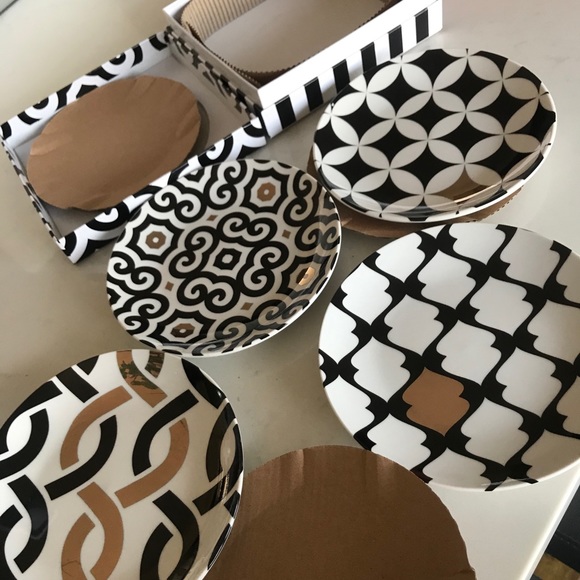 Dessert plates(8 total plates) - Picture 2 of 3